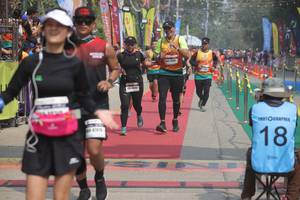 BIB: 
                            <button type="button" onclick="openModal(8248221)" class="btn btn-primary btn-sm float-right btn-popup" data-toggle="modal" data-target=".modal-high-quality">
                        <i class="fas fa-shopping-cart"></i> Add to Cart
                    </button>
                                            <button type="button" onclick="isThisMe(8248221, true)" class="btn btn-success btn-sm float-right btn-popup btn-isme hidden" data-toggle="tooltip" data-placement="bottom" title="นี่คือรูปของคุณใช่ไหม คลิกที่นี่เพื่อเอาเข้าอัลบั้ม">
                        <i class="fas fa-plus"></i> Add to album
                    </button>
                    <button type="button" onclick="isThisMe(8248221, false)" class="btn btn-warning btn-sm float-right btn-popup btn-isnotme hidden">
                        <i class="fas fa-ban"></i> Remove from album
                    </button>